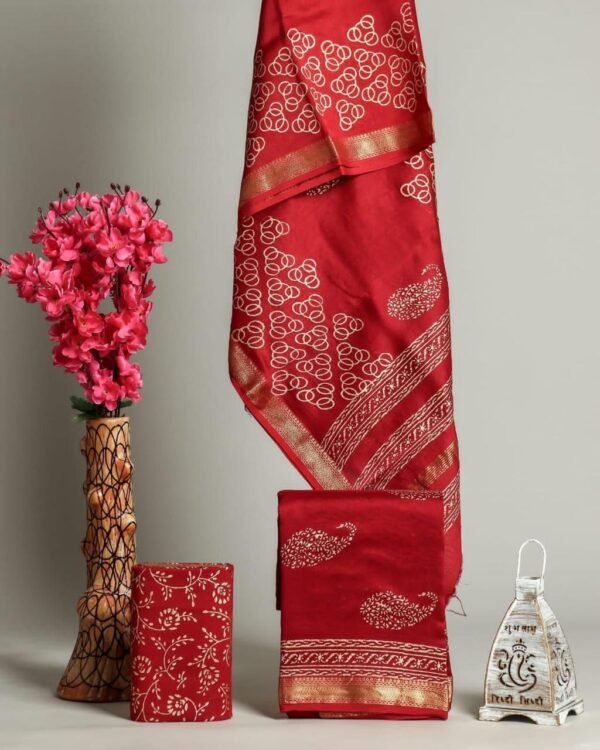 Red Maheshwari Silk Suit Set with Gold Zari Border