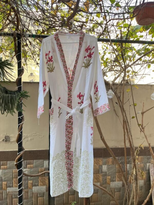lily print white cotton bathrobe for women