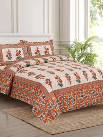 King-size bedsheet with a romantic floral pattern of red roses and green leaves on a beige background.