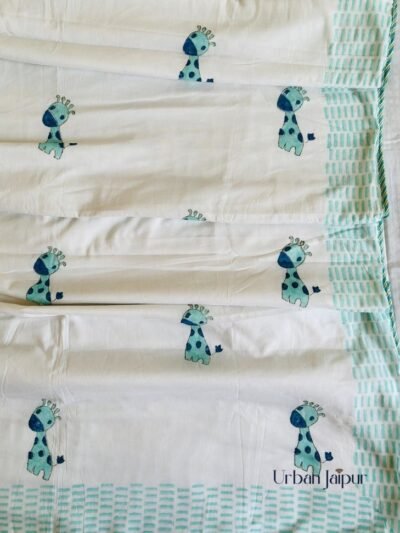 Giraffe Dream: Mulmul Cotton Dohar for Summer Season (40x60 Inches)