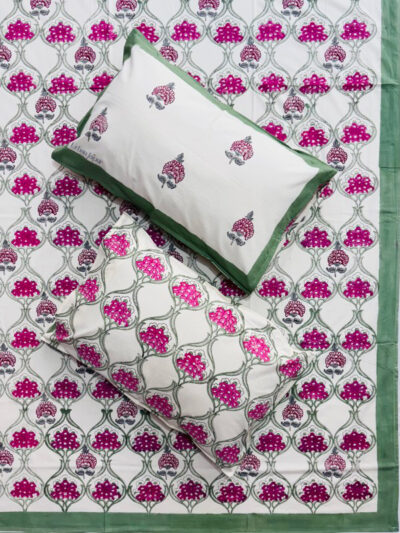 Karigari- Elegant Pink Lotus Jaal Bedsheet with Solid Green Border – King Size