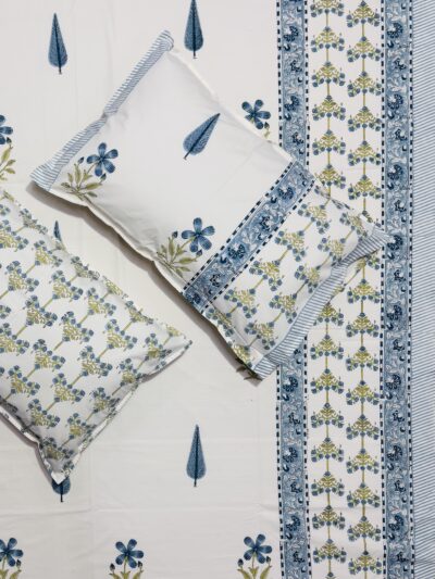 Karigari - Blue–Green Floral Wide Border Bedsheet on Cream Base – King Size