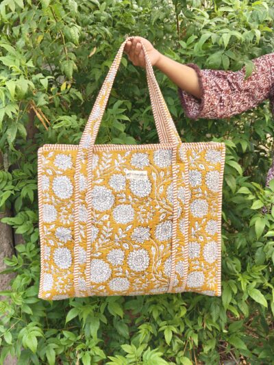 Sunny – Vibrant Yellow Quilted Tote Bag with Floral Motifs for Everyday, Eco-Friendly Shopping Bag