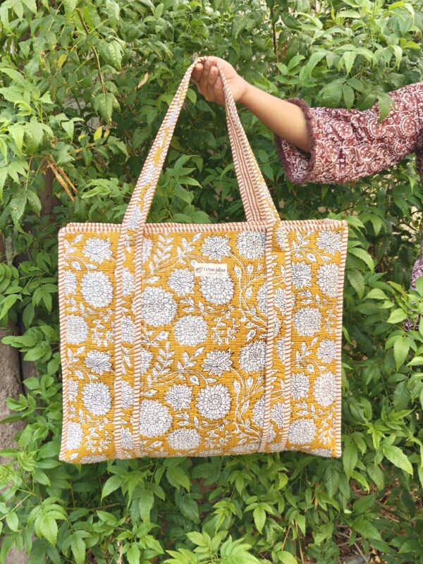 Sunny – Vibrant Yellow Quilted Tote Bag with Floral Motifs for Everyday, Eco-Friendly Shopping Bag
