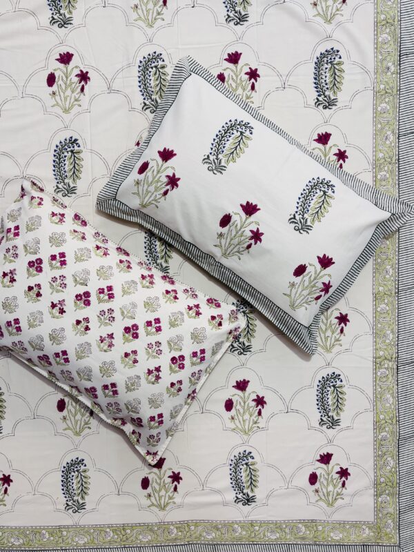 Karigari- Pure Cotton Jaipuri Bedsheet – Mughal Jaal Pattern with Bouquet & Boota Motifs