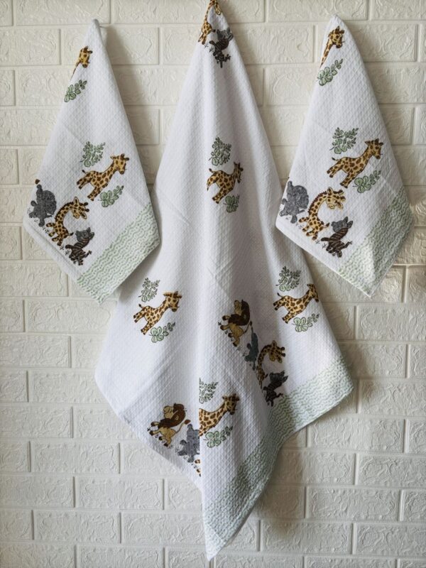 Kids' Jungle Animal Printed Towel Set (3 Pcs) – Elephant & Giraffe Theme